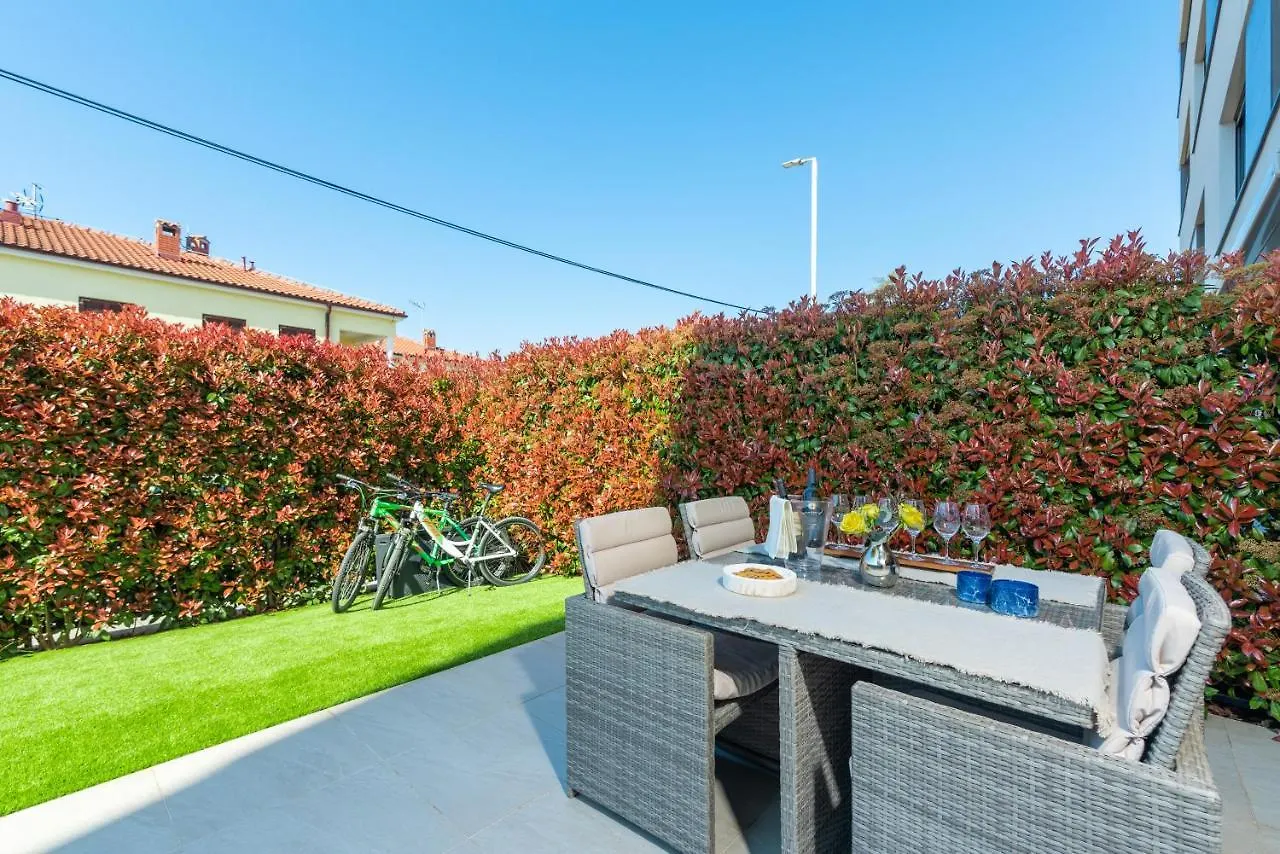 Luxury New Apartment With Private Garden Near The Beach! Porec Croatia