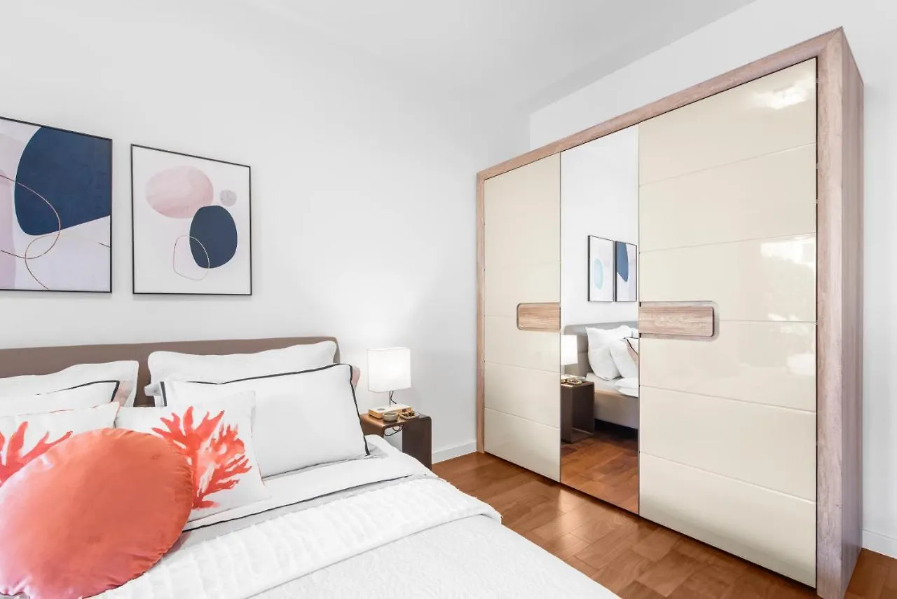 Luxury New Apartment With Private Garden Near The Beach! Porec
