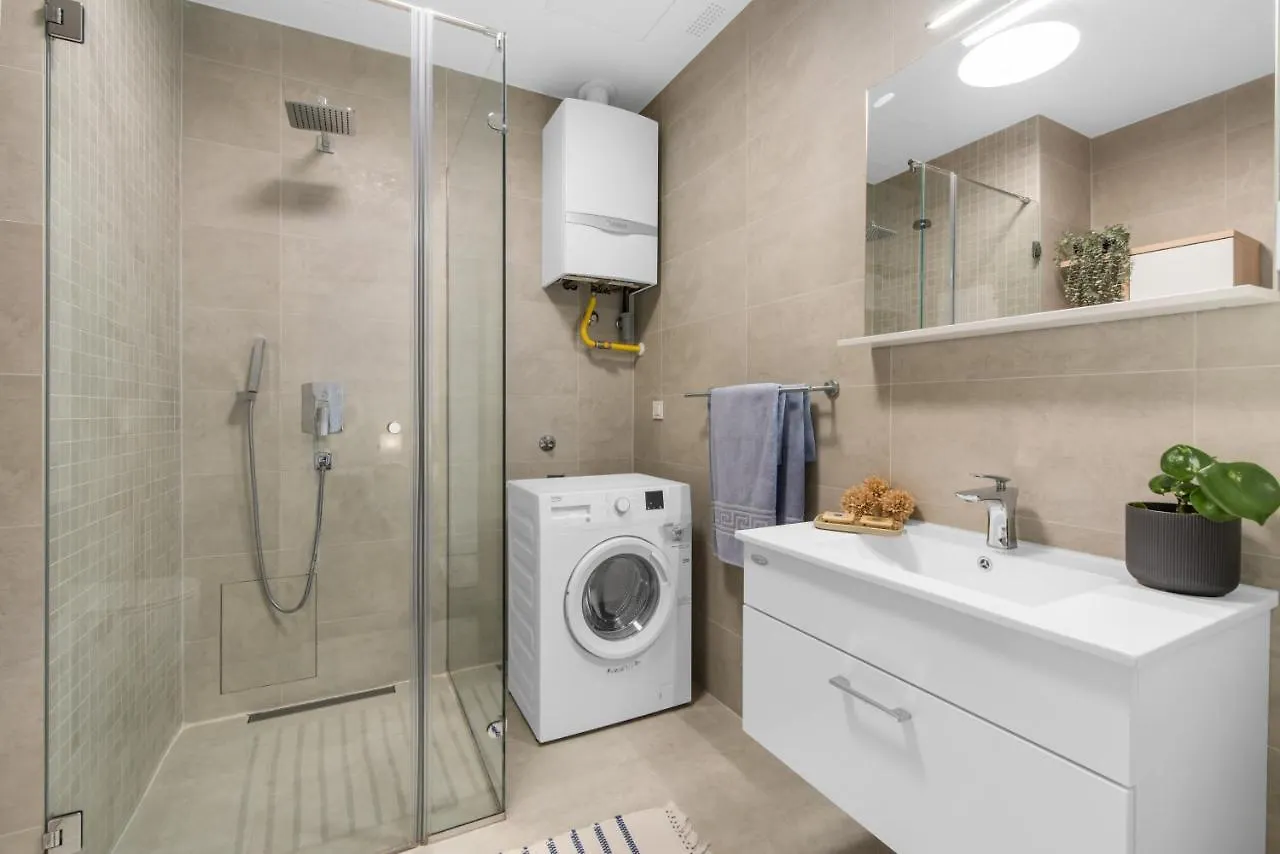 Luxury New Apartment With Private Garden Near The Beach! Porec