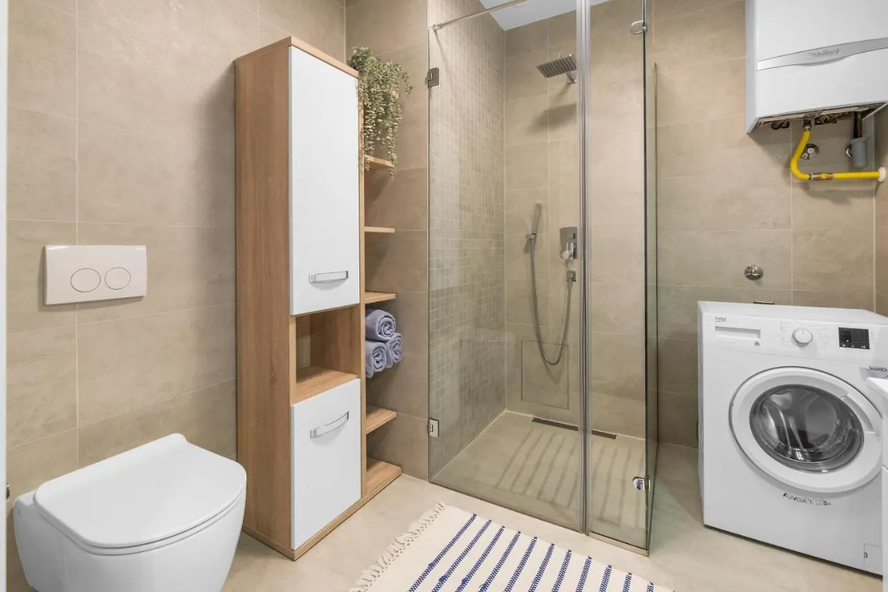 Luxury New Apartment With Private Garden Near The Beach! Porec 0*,