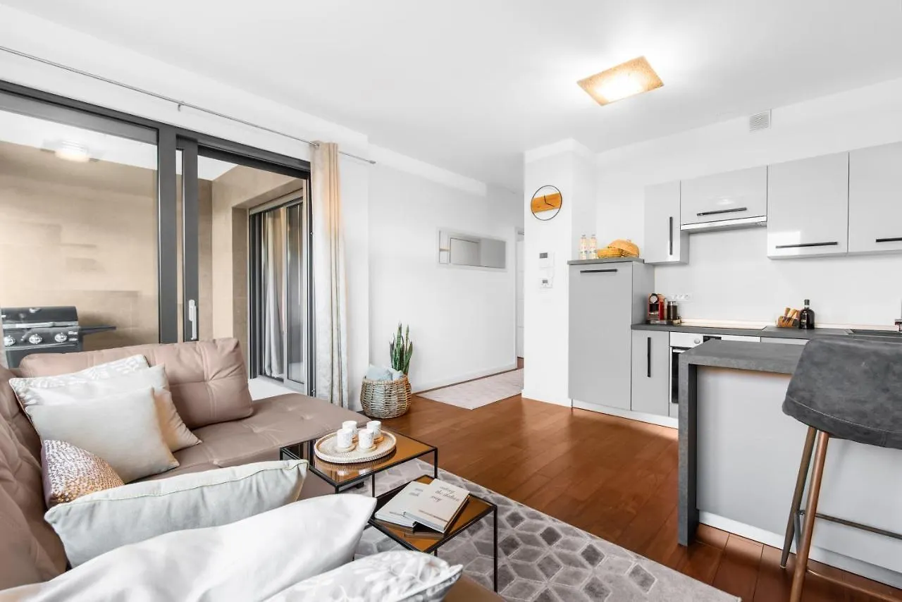 Luxury New Apartment With Private Garden Near The Beach! Porec